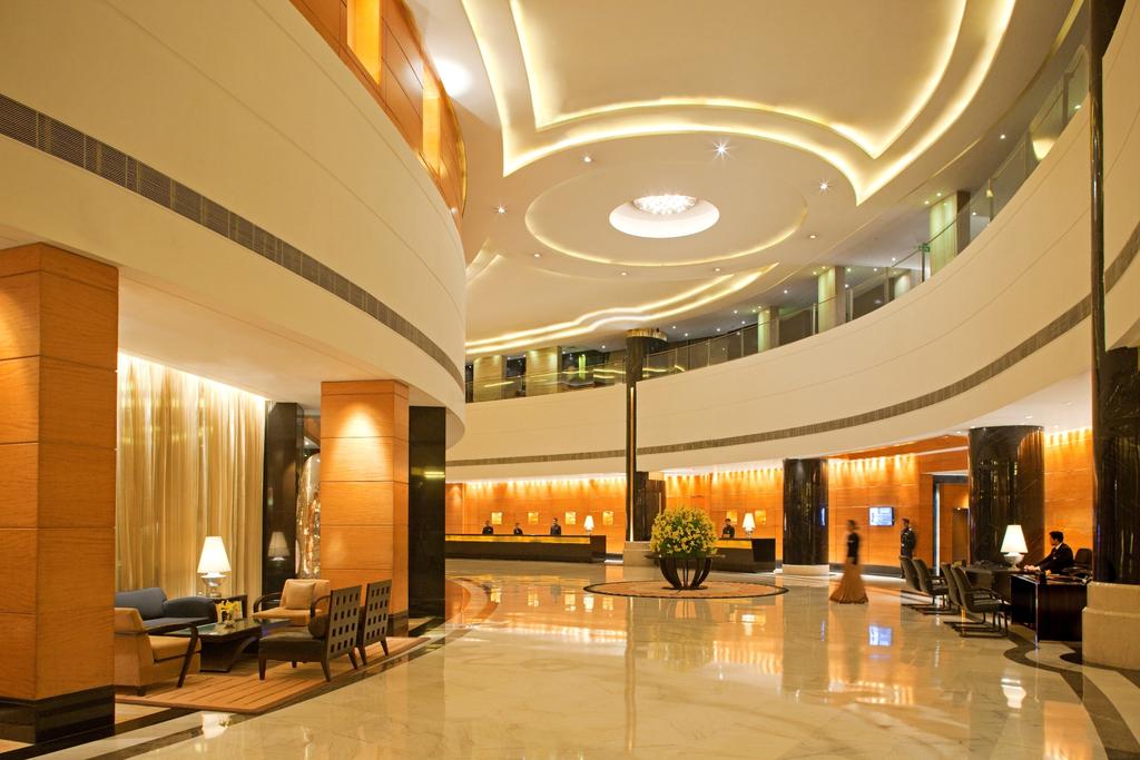 RADISSON BLU PLAZA AIRPORT