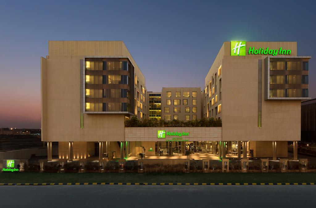 HOLIDAY INN