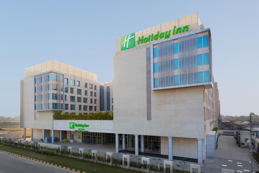 HOLIDAY INN