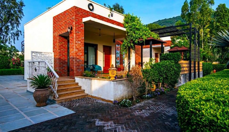 THE FOOTHILLS BOUTIQUE VILLAS