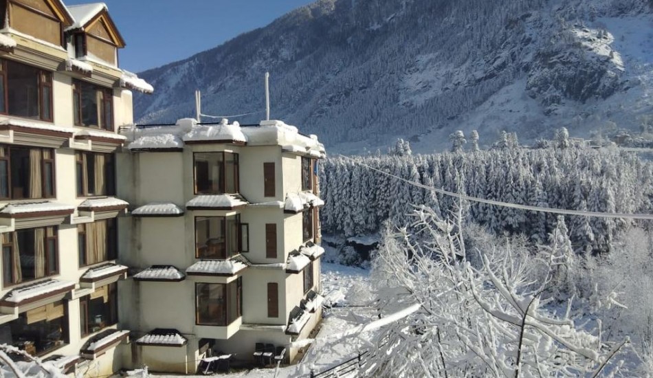 Rohtang Heights Resort & Spa
