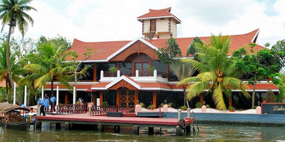 Lake Palace Resort Alleppey