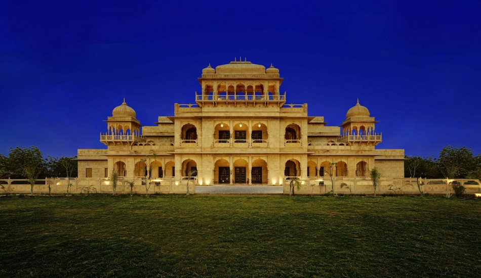 THE DESERT PALACE