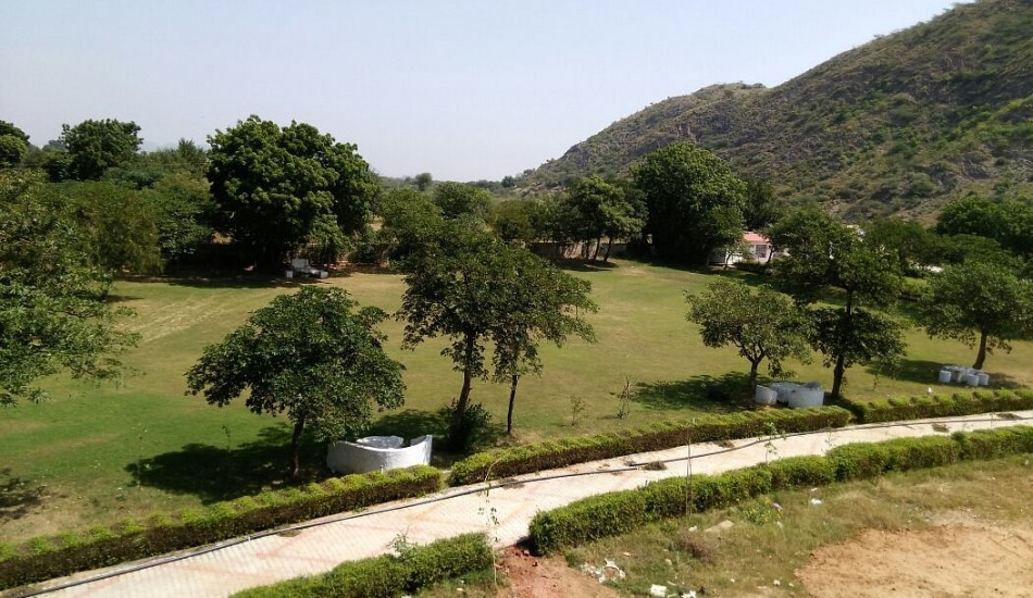 RAJMAHAL RESORT