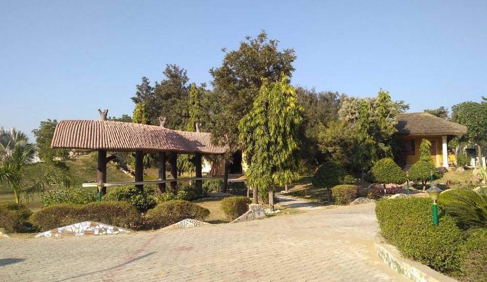 RAJMAHAL RESORT