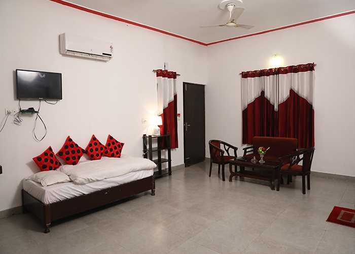 CORBETT HOLIDAY FOREST RESORT