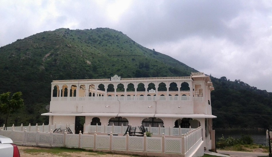 Devi Palace by Peoples Holiday Resorts