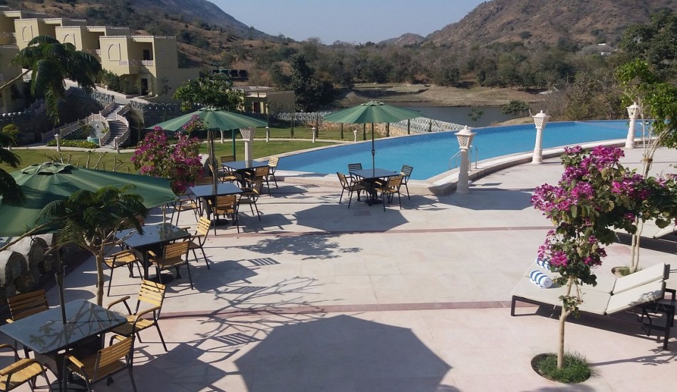 RAAJSA RESORT