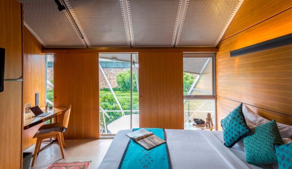 Mana Hotels