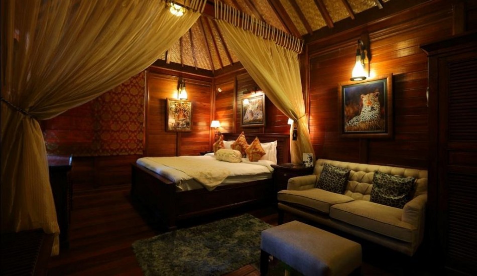 THE TREE HOUSE RESORT