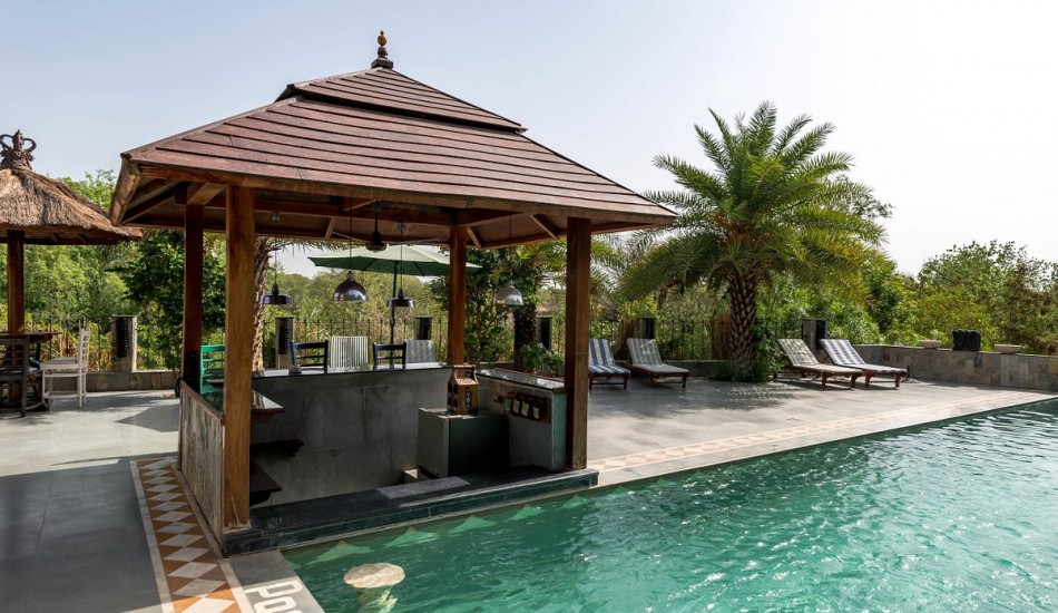 THE TREE HOUSE RESORT