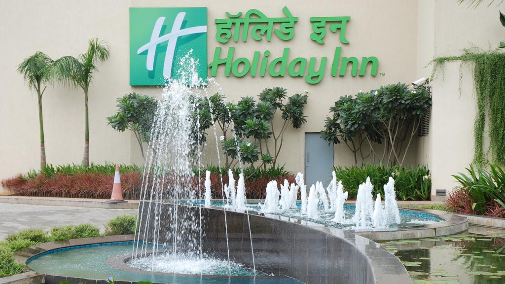 HOLIDAY INN AIRPORT