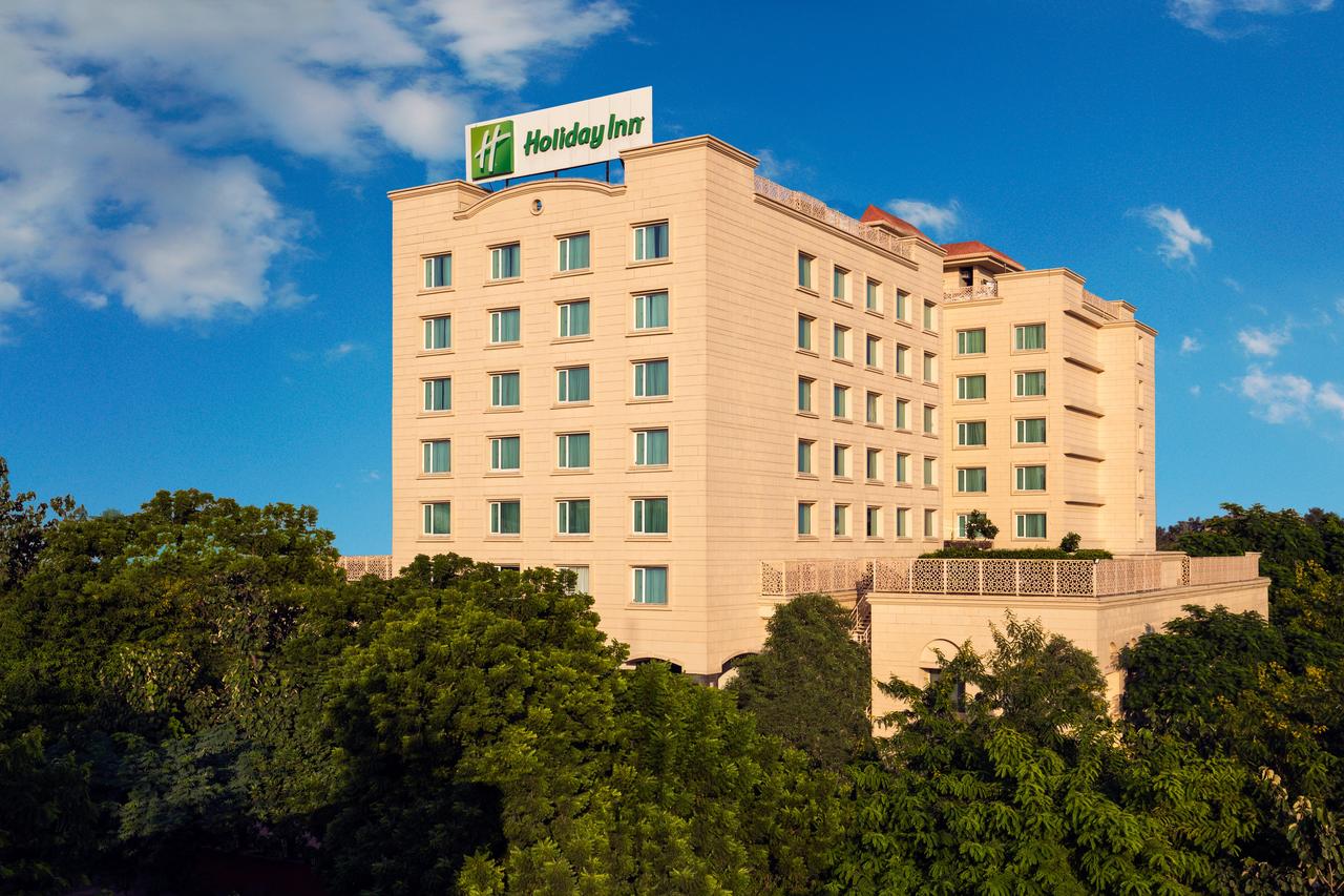 HOLIDAY INN