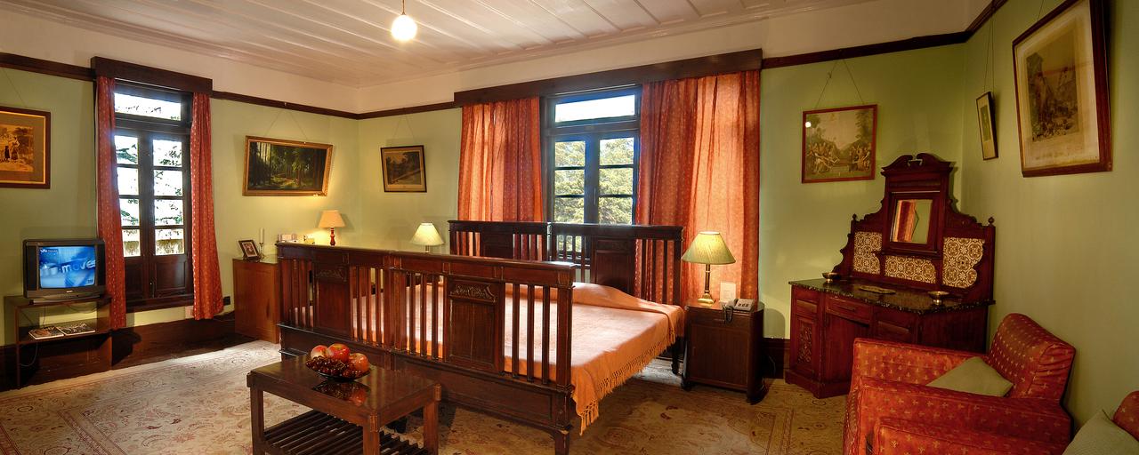 WOODVILLE PALACE BY SIGNUM