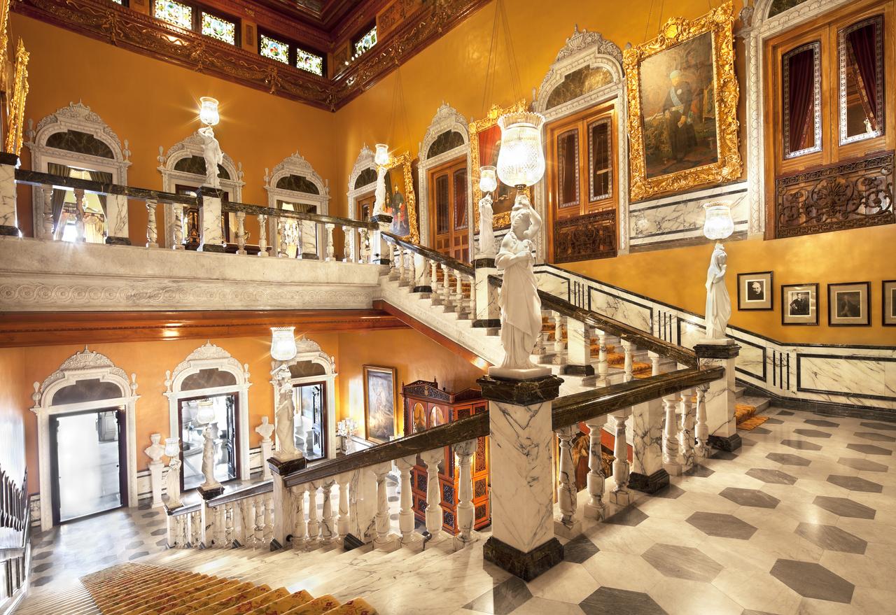 TAJ FALUKNAMA PALACE