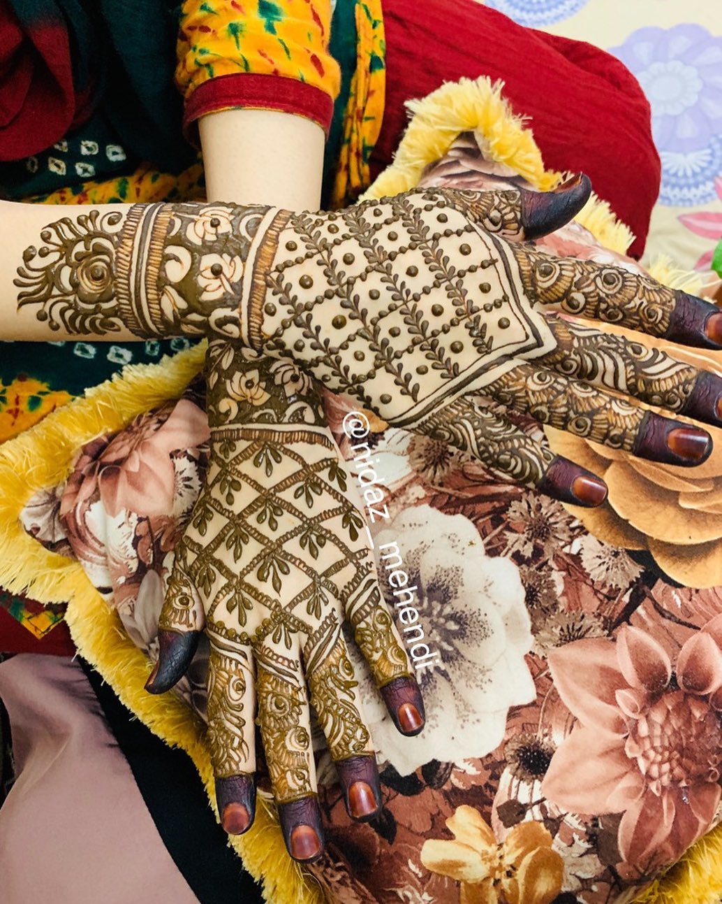 Nida Mehendi Artist