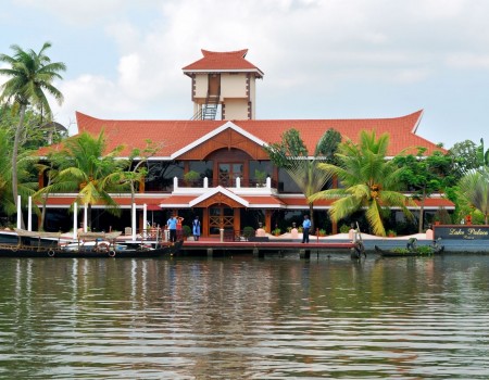 Lake Palace Resort Alleppey