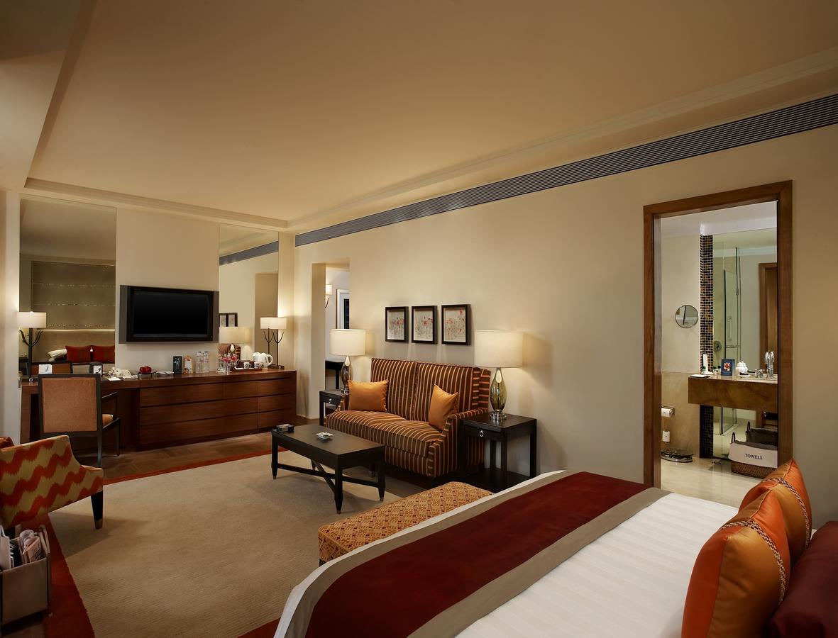 Towers Room, Concierge level, Larger Guest room with complimentary lounge access, 1 King