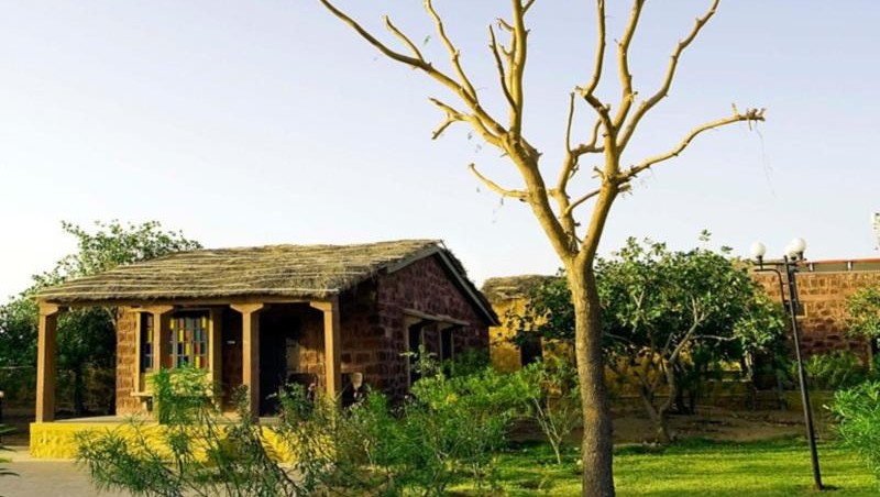 FLOATING COTTAGE