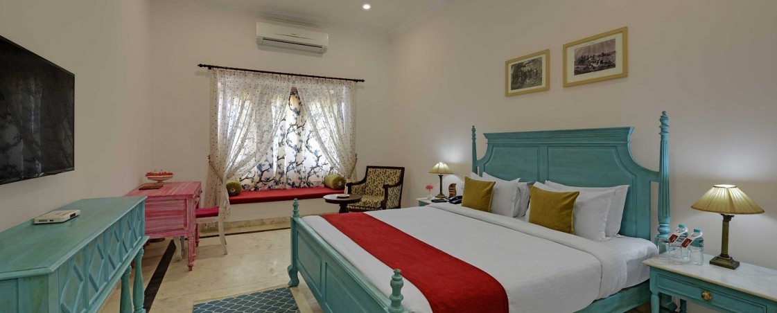 FAMILY ROOM WITH BALCONY