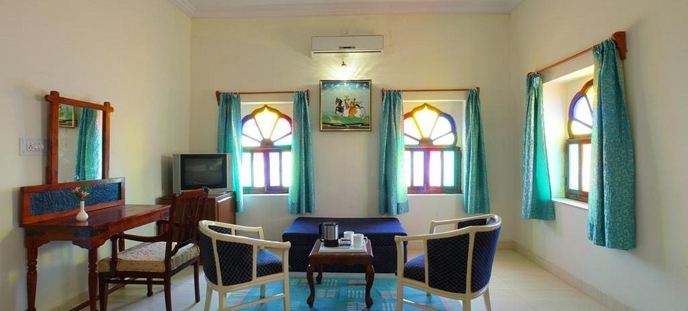 FAMILY ROOM WITH BALCONY