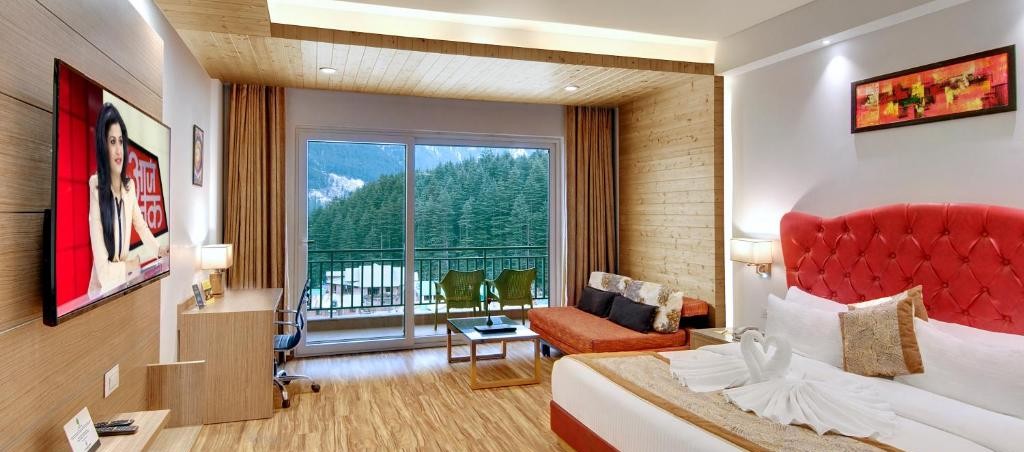 LUXURY ROOM WITH BALCONY