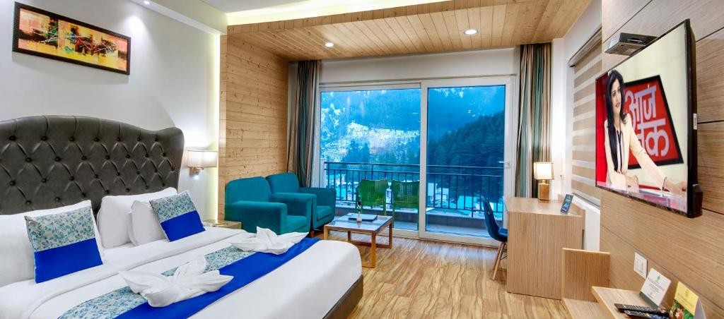 FAMILY ROOM WITH BALCONY