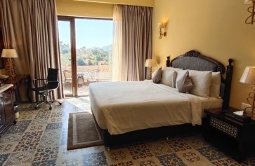 Premium Room with Bathtub