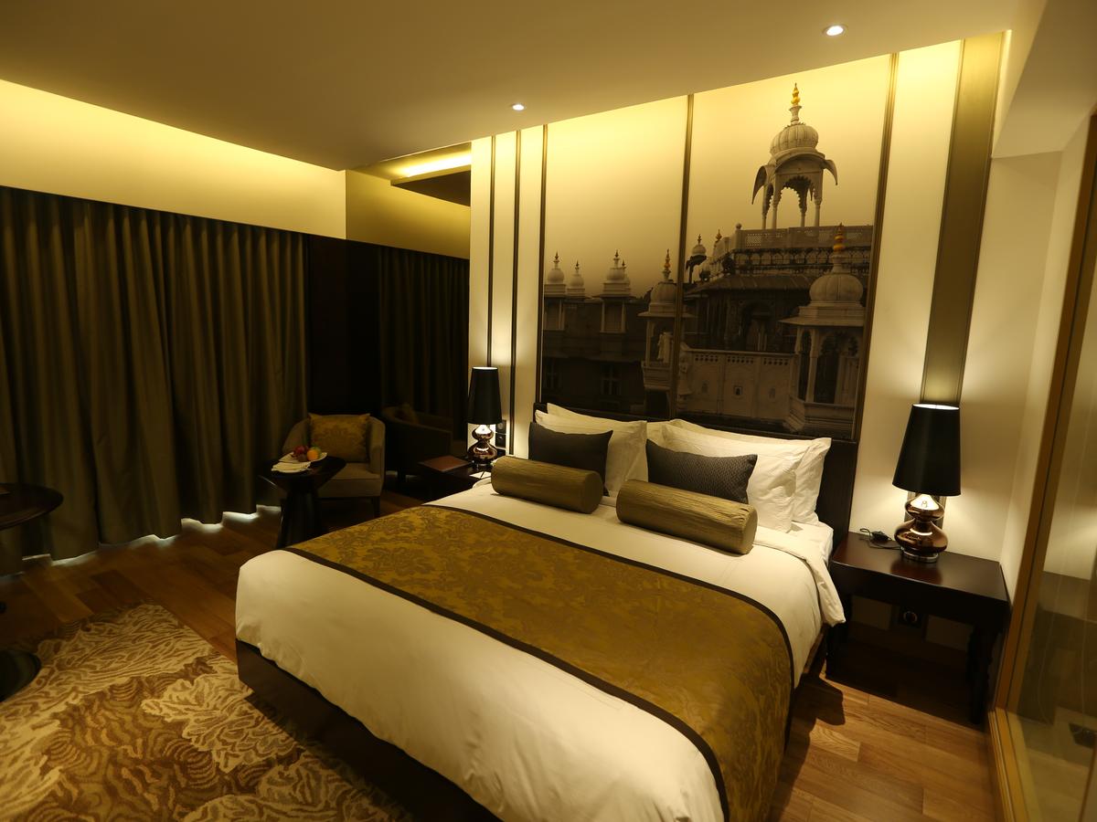 Deluxe King Room