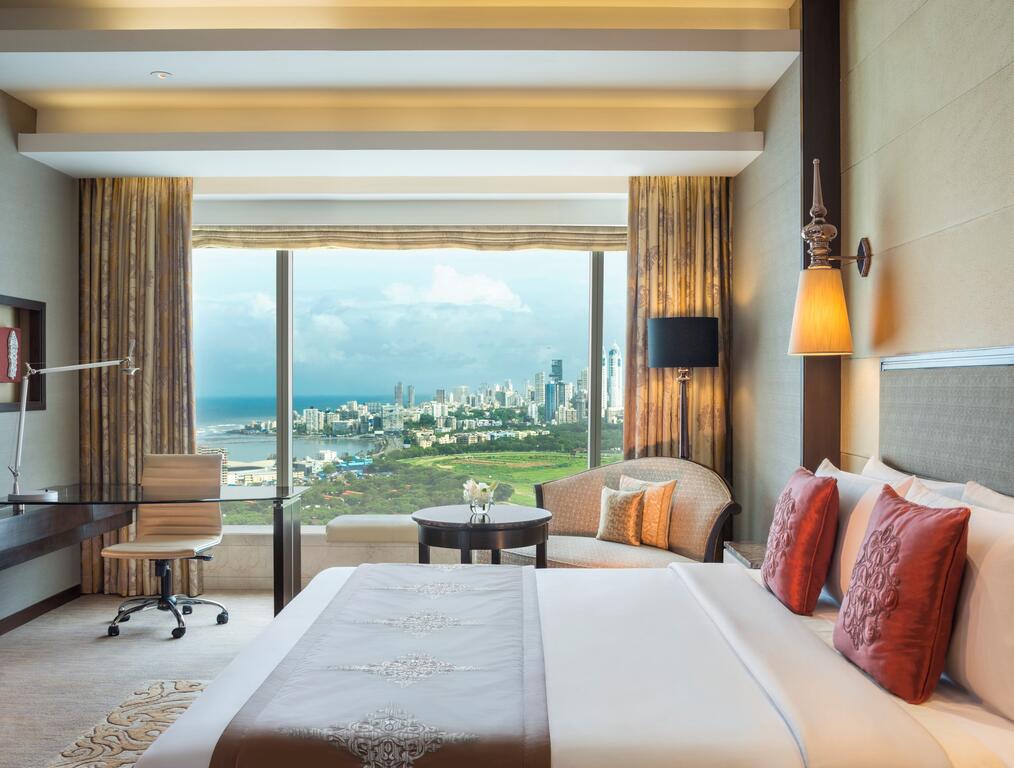 Deluxe Room King, City View
