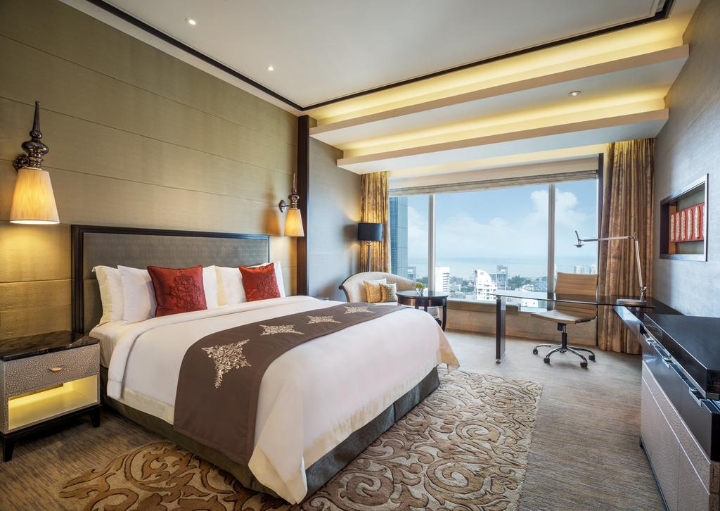 Deluxe Room King, City View