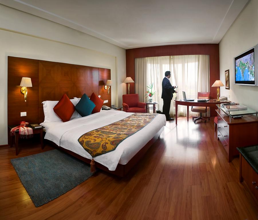 Lalit Deluxe Room