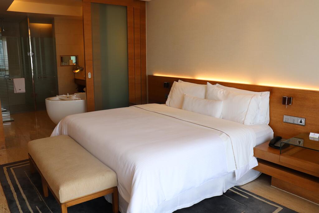 Deluxe Room, King Bed