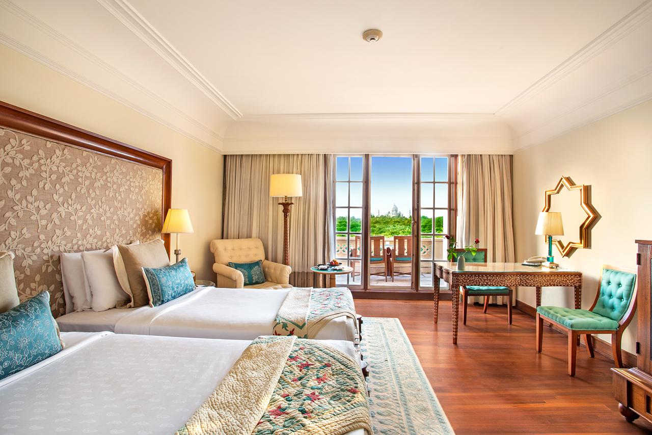 Premier Room With Balcony And Taj Mahal View
