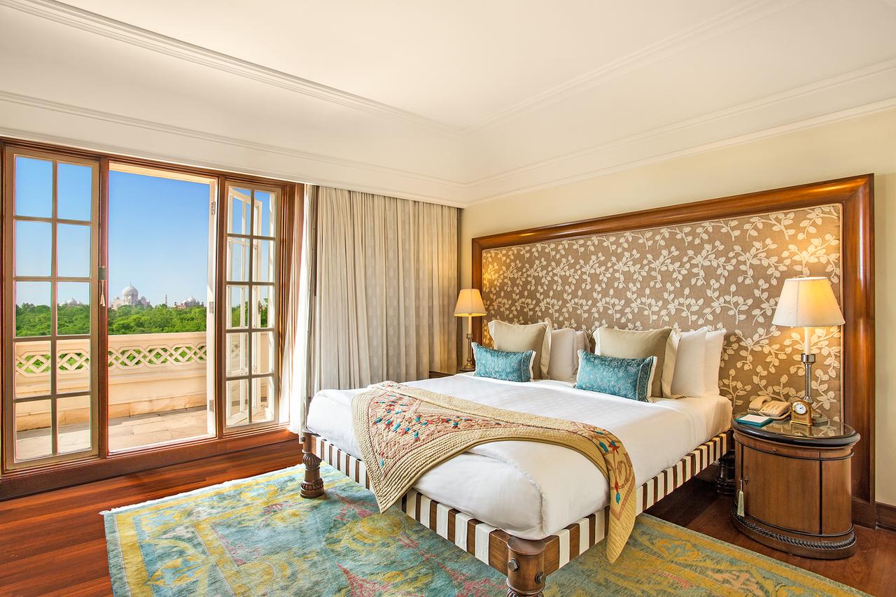 Premier Room With Balcony And Taj Mahal View