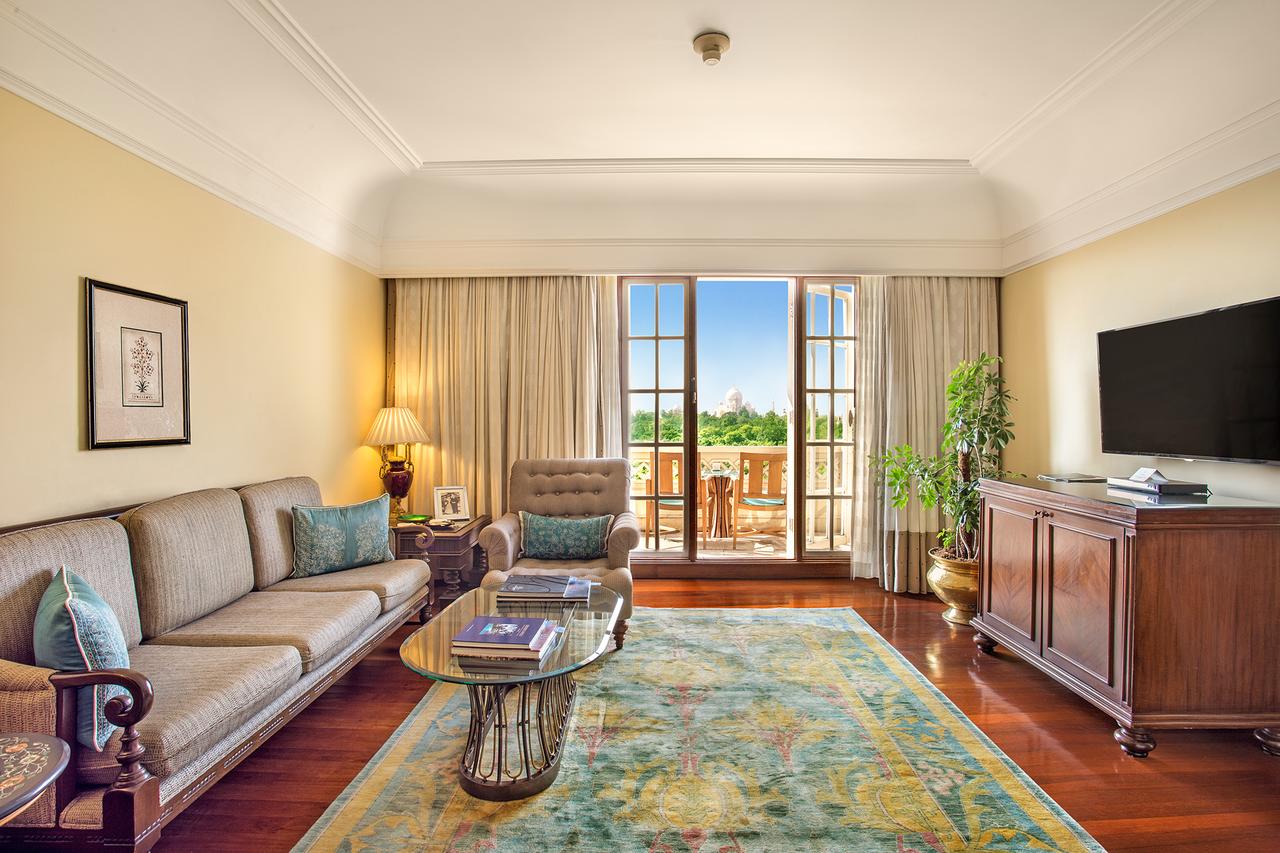 Premier Room With Balcony And Taj Mahal View