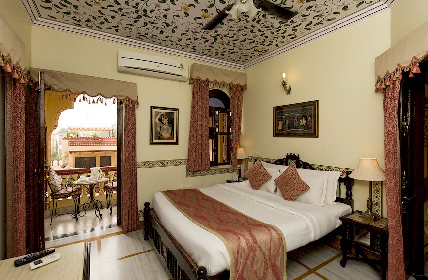 ROYAL DELUXE ROOMS
