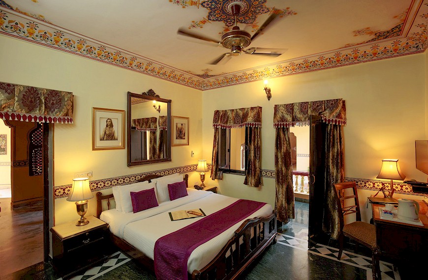 ROYAL DELUXE ROOMS