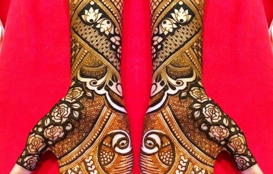 Aarti Mehendi Artist