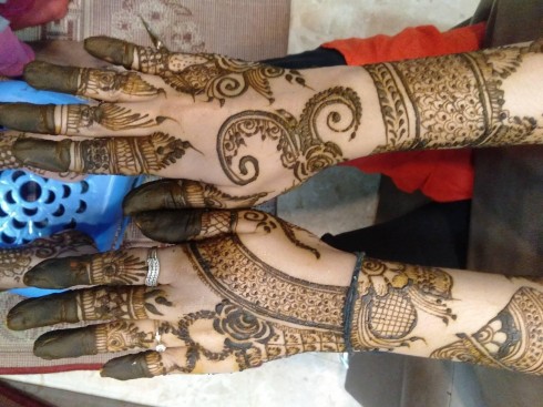 Aarti Mehendi Artist