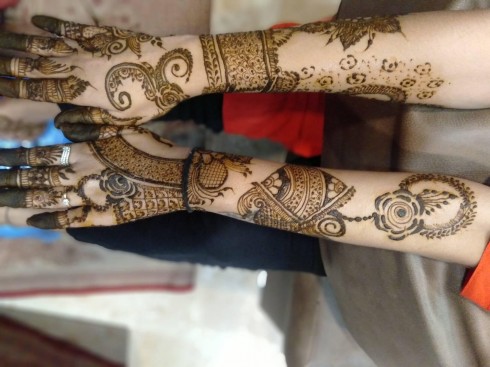 Aarti Mehendi Artist