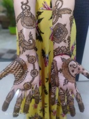 Aarti Mehendi Artist