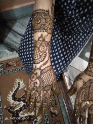 Aarti Mehendi Artist