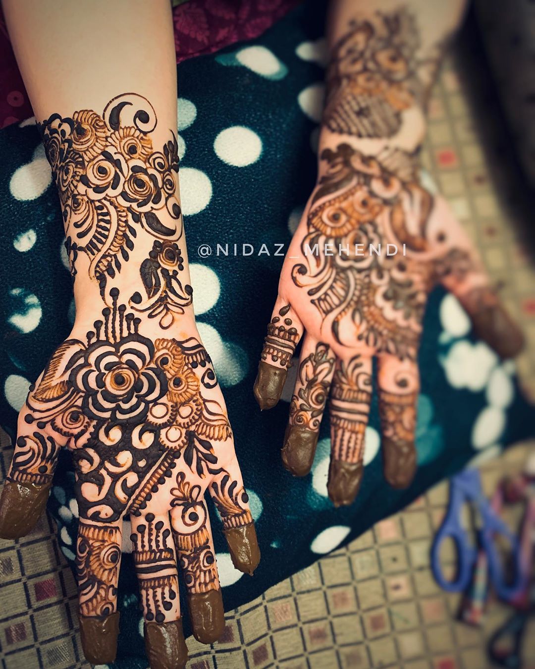 Nida Mehendi Artist